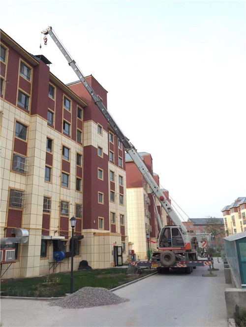 堆龙德庆区跨街广告牌的高空安装注意事项