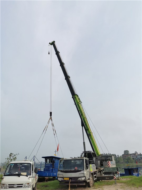 堆龙德庆区桥梁建设吊装案例